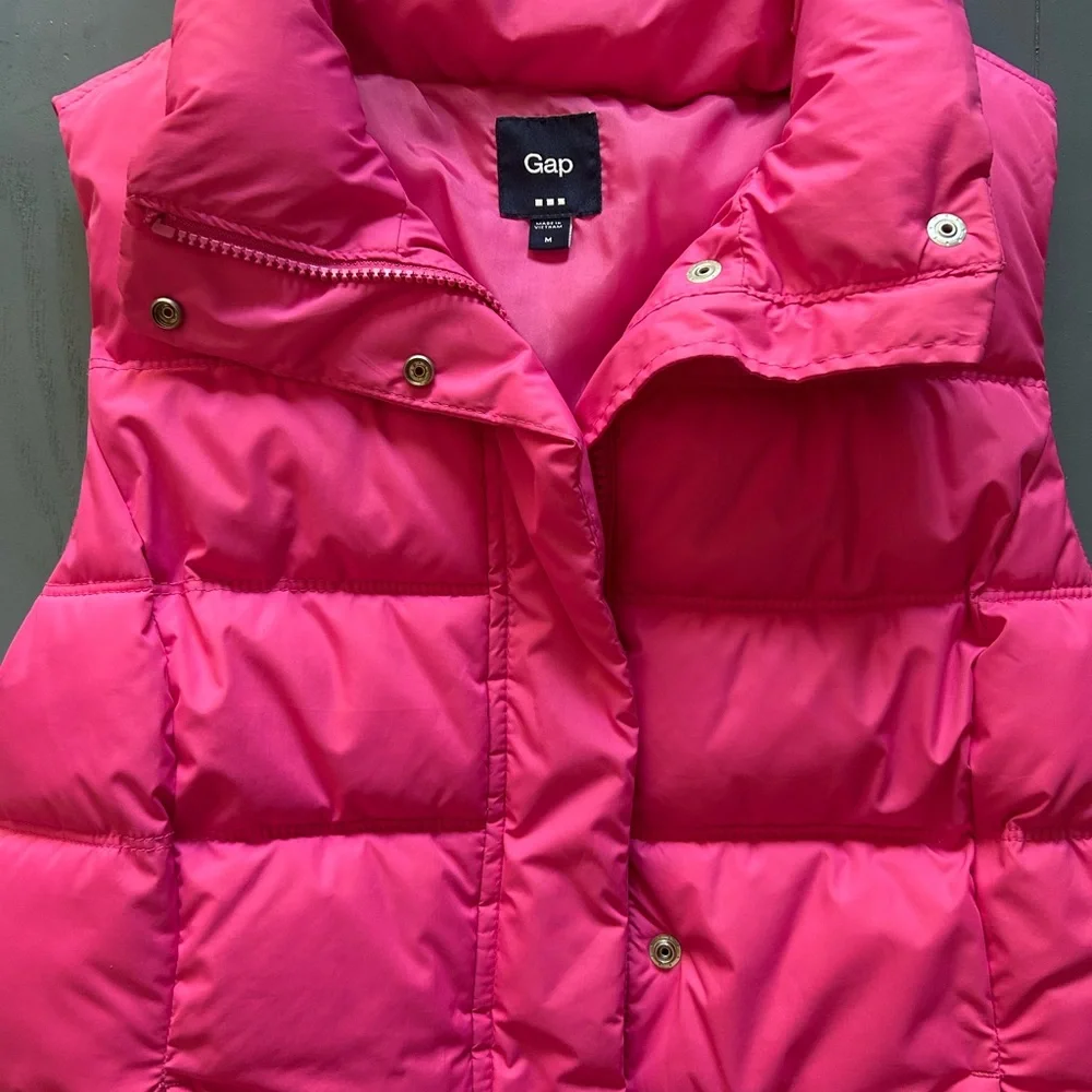 Gap Vibrant Pink Puffer Vest - Picture 2 of 5